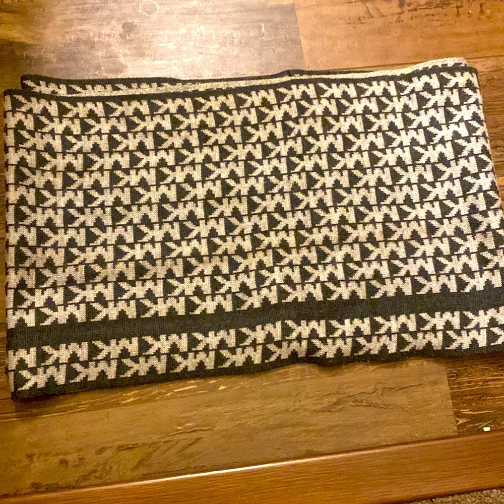 Michael Kors forever scarf
